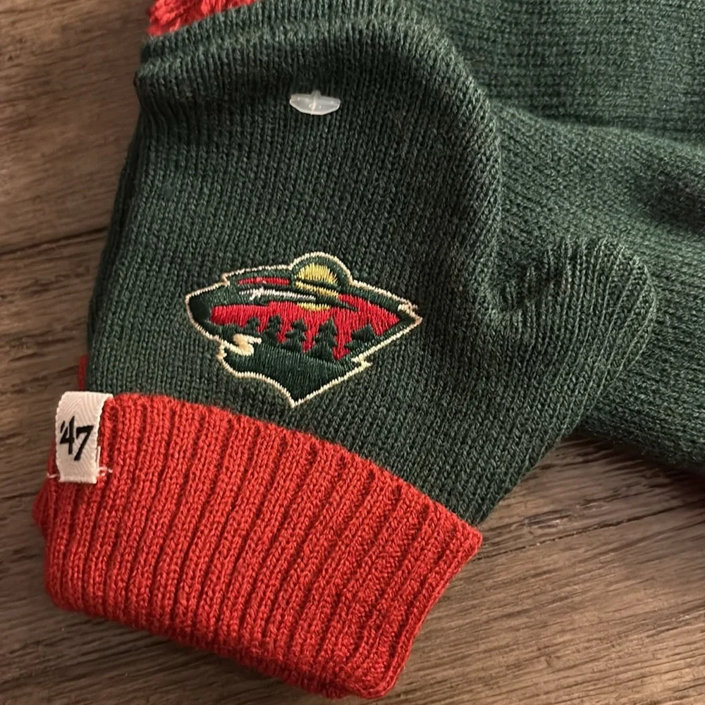 NWT [‘47] Minnesota Wild NHL Beanie Winter Hat & Mittens Set Green/Red, Infant